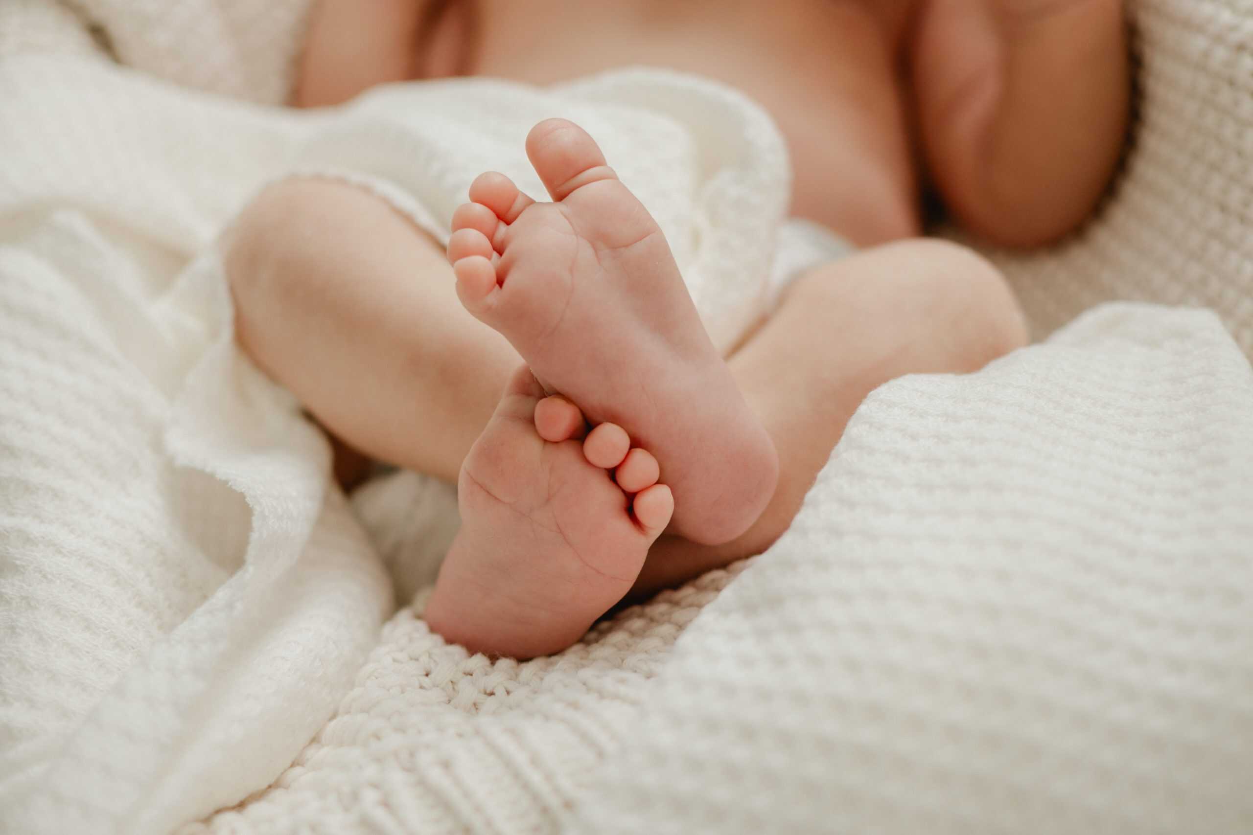 Newborn Details - Feet